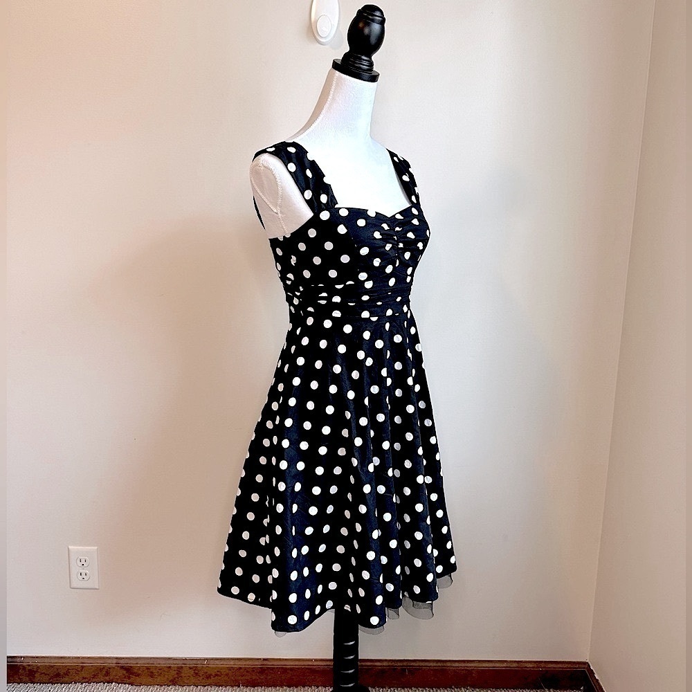 Hot Topic Black with White Polka Dot Swing Dress Size XS  *Like New* 🖤 - Picture 7 of 15